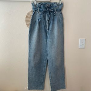 Abercrombie & Fitch mom jean size 4